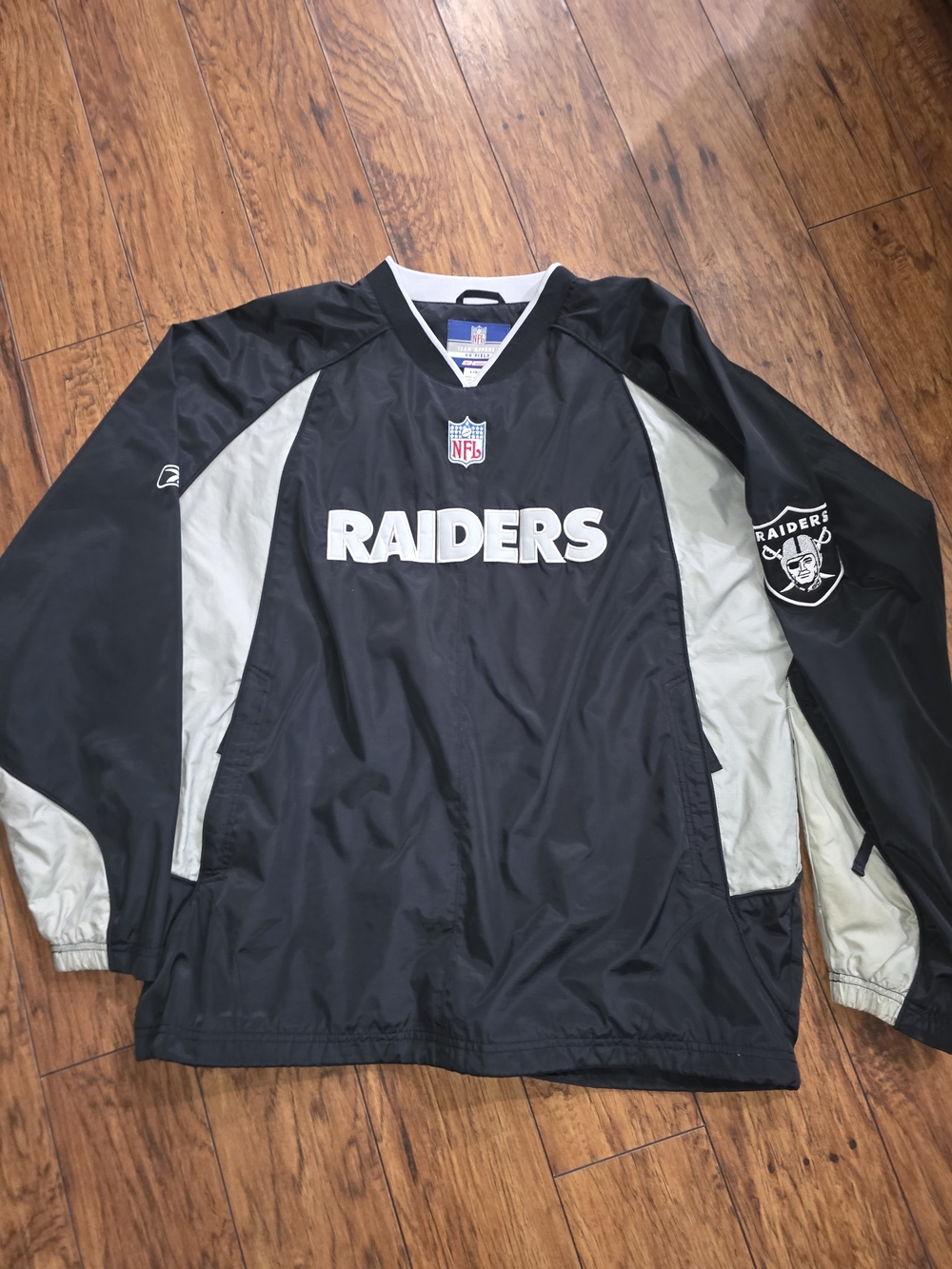 Raiders Black & Silver Pullover Vintage